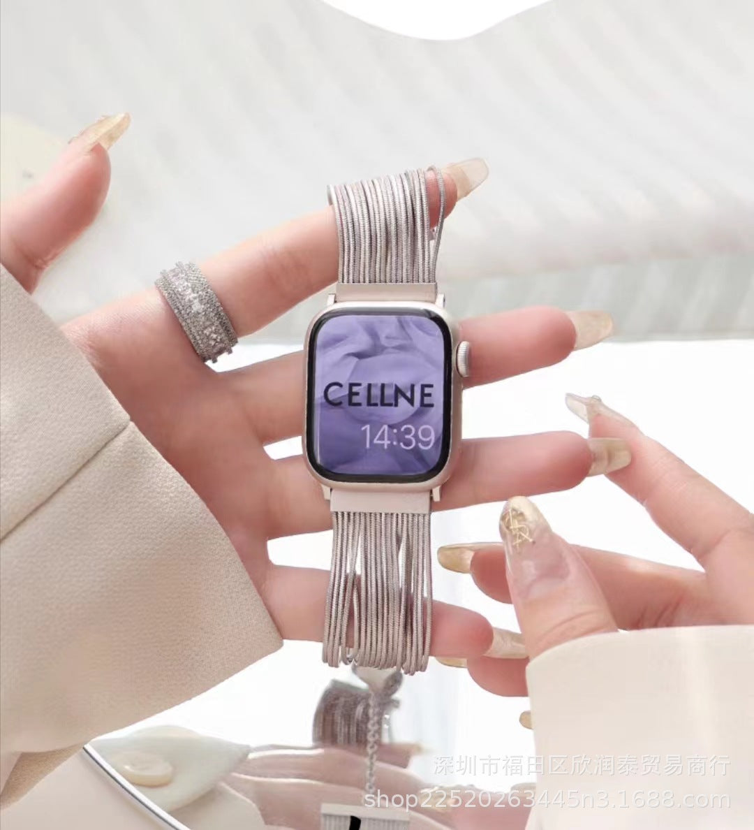 Quasten-Metallarmband für die Apple Watch