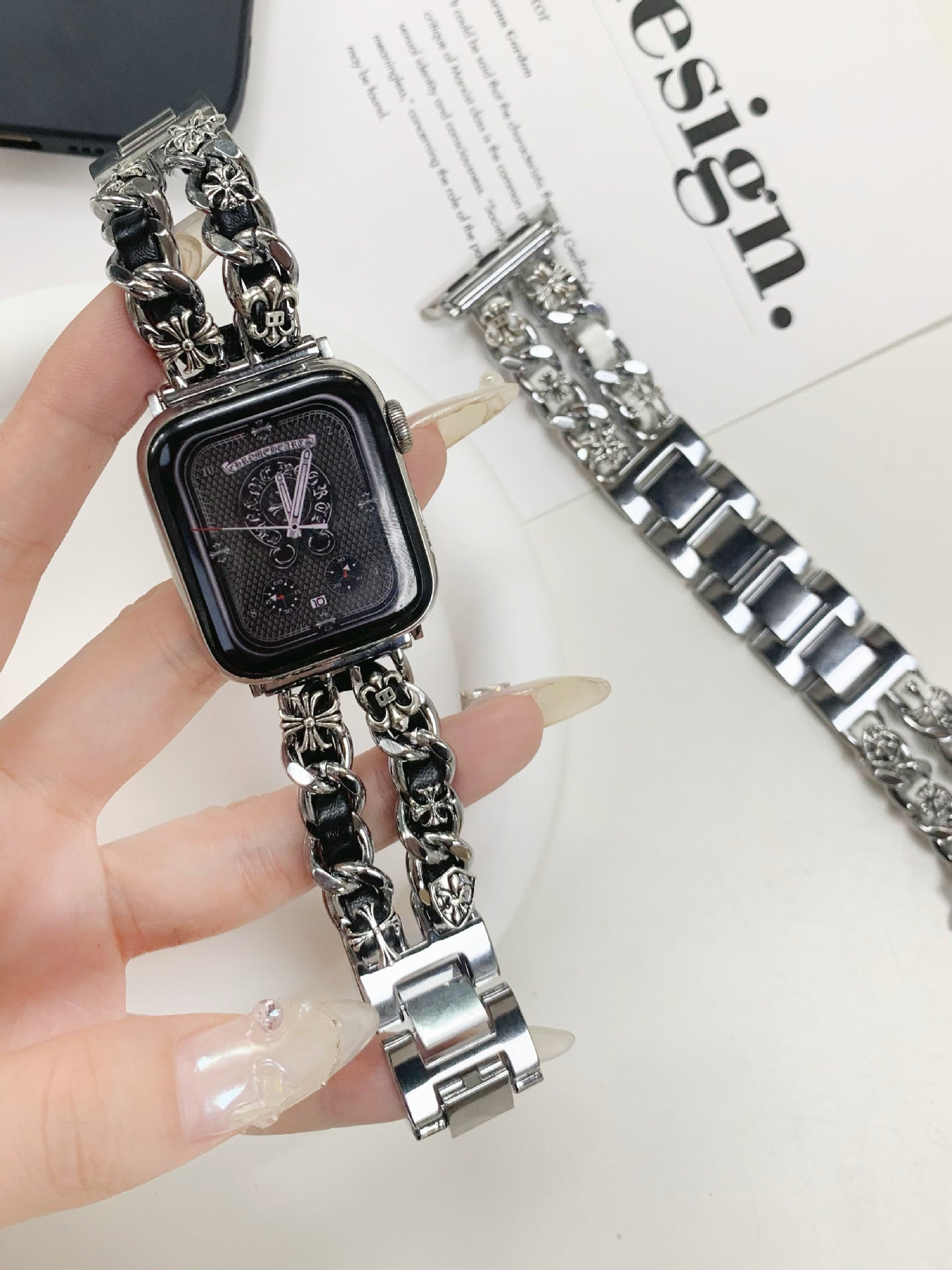 Retro-Chrom-Herz-Metallarmband für die Apple Watch