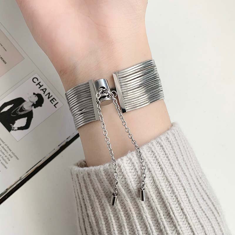 Quasten-Metallarmband für die Apple Watch
